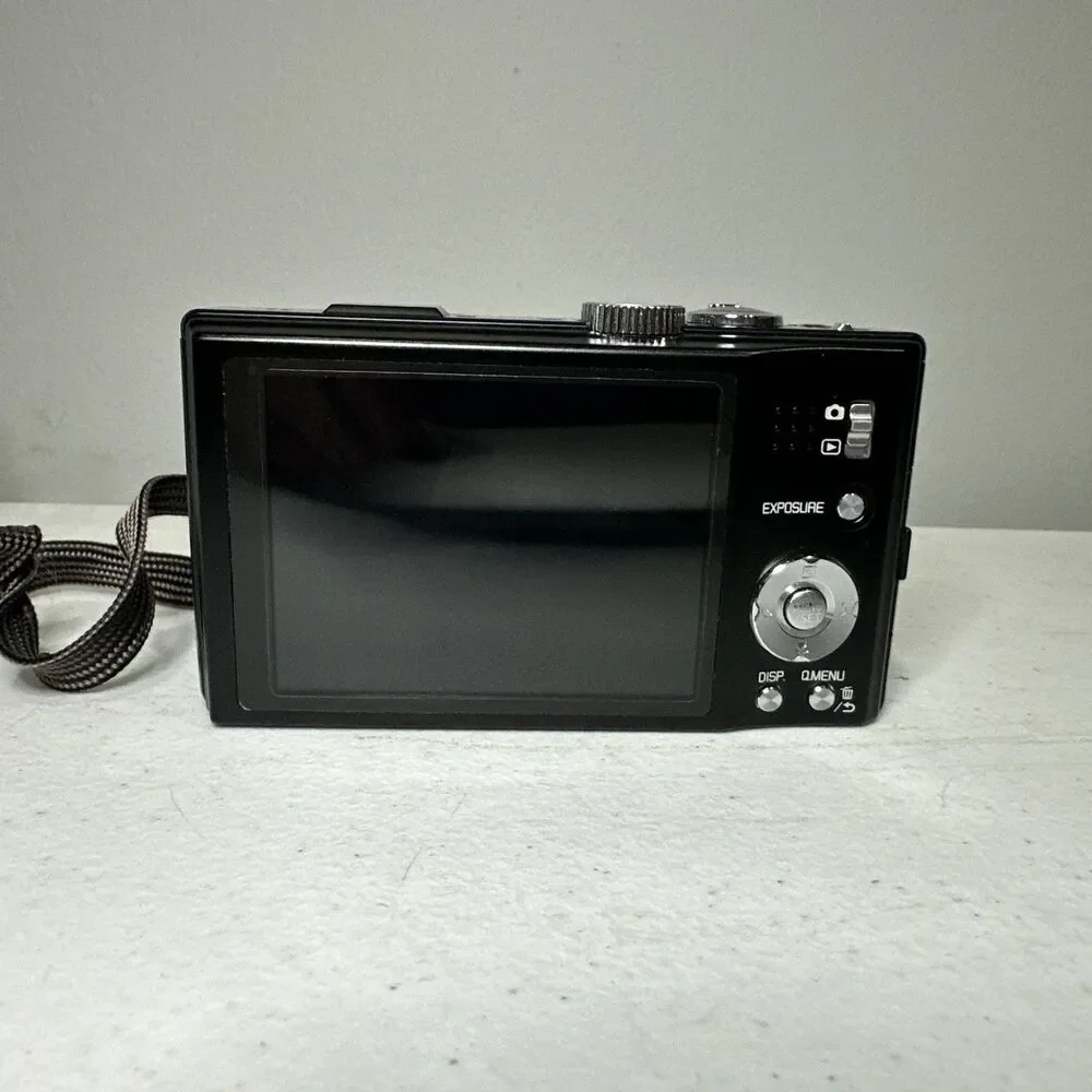 Leica V-Lux 30 14.1MP Compact Digital Camera Used With Battery And Charger